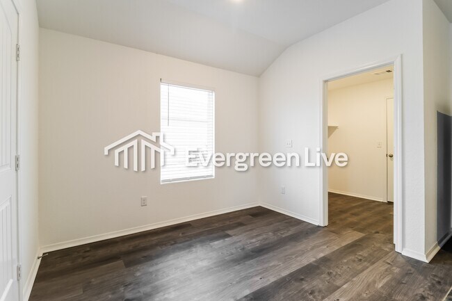 Foto del edificio - 113 Terrence Dr