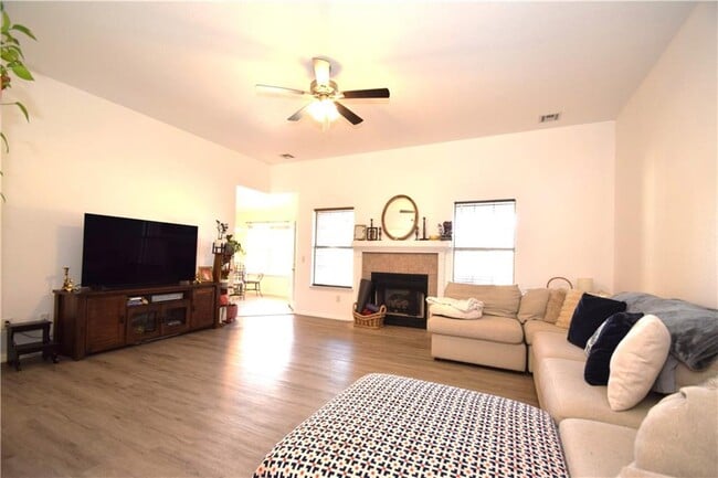 Foto del edificio - 2316 SW 16th St