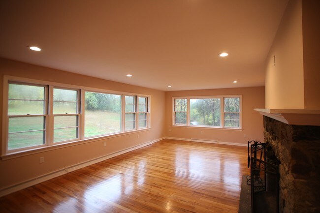 Foto del edificio - 855 W Strasburg Rd