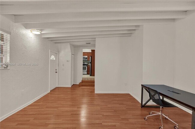 Foto del edificio - 2145 SW 7th St
