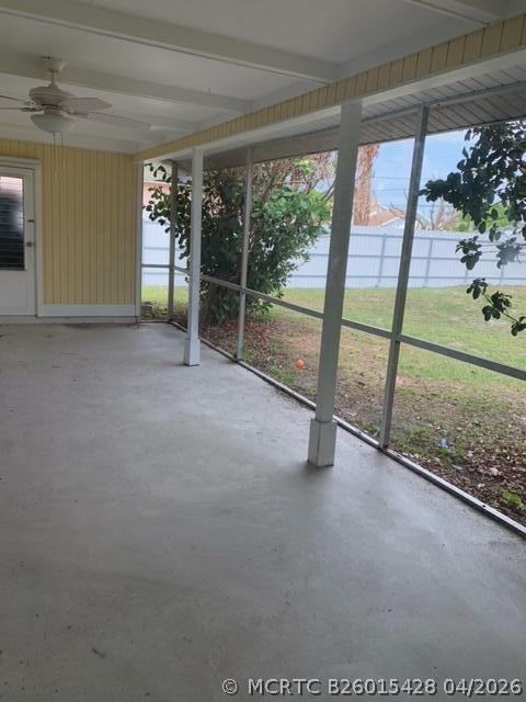 Foto del edificio - 139 NW Doreen St