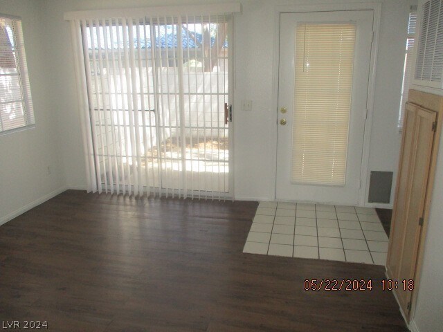 Foto del edificio - 2128 Petersham Ct