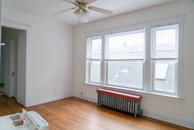 Foto del edificio - Lakeview / Wrigleyville - 1 Bed / 1 Bath -...
