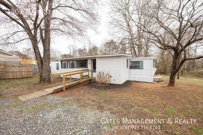 Foto del edificio - 1507 E Main St