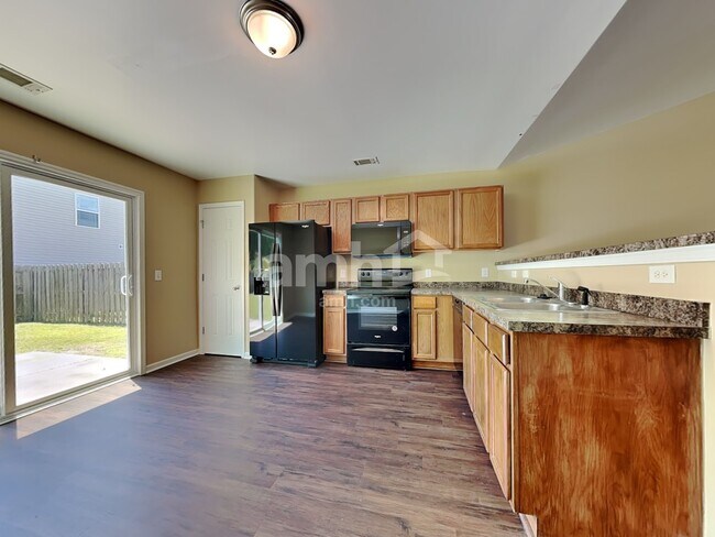 Foto del edificio - 40 Old Mill Rd
