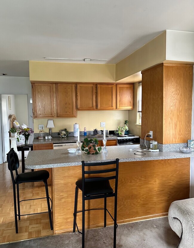 Foto del edificio - 575 N Riverside Ave