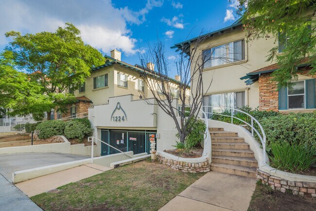 Foto del edificio - 1224 Stanley Ave