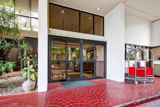 Foto del edificio - 18151 NE 31st Ct