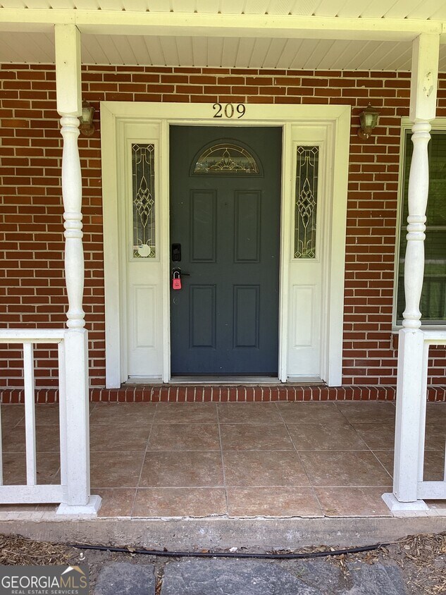 Foto principal - 209 Bryant St W