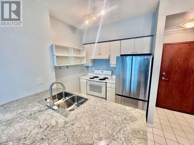 Photo du bâtiment - 10 Yonge St