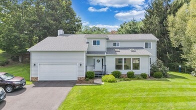 Building Photo - 504 Cedar Orchard Dr W