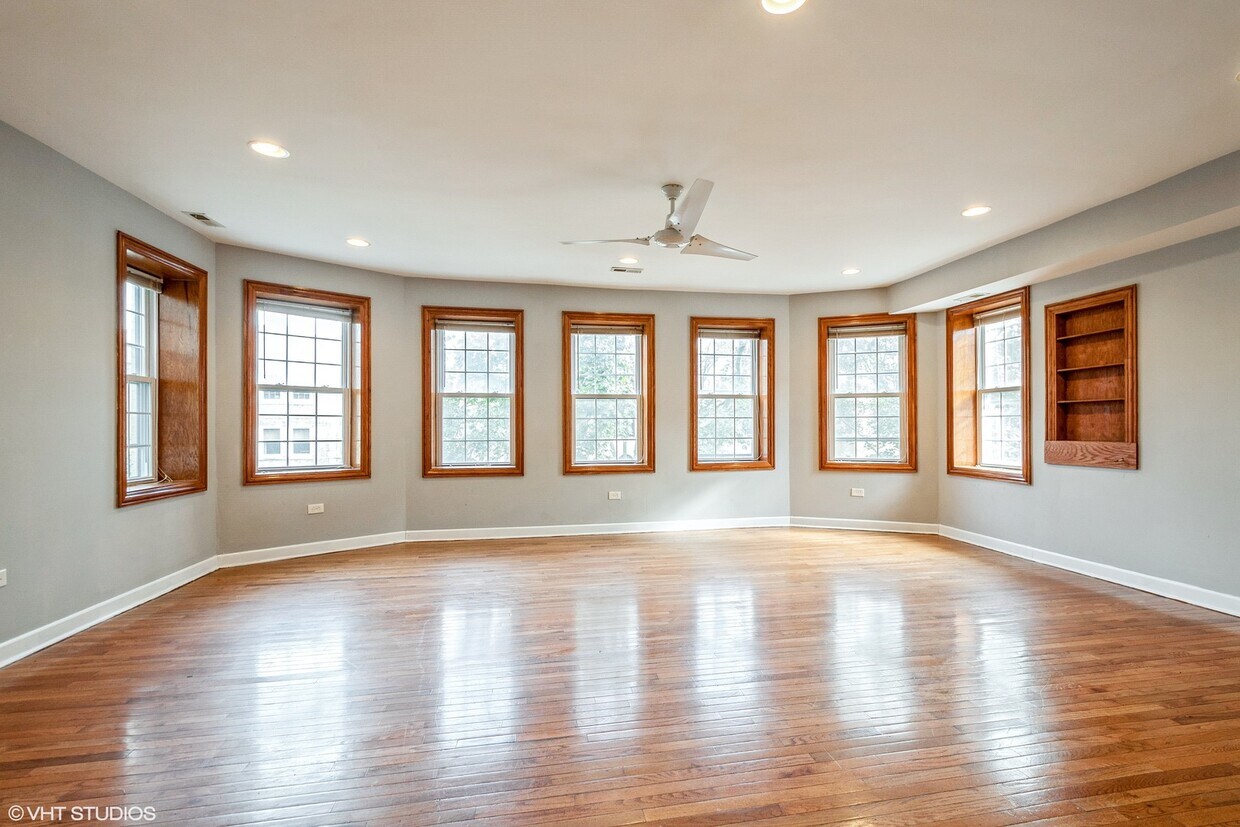 Foto principal - 7354 N Seeley Ave