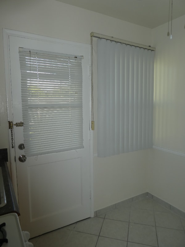 Photo - 6222 Hazeltine Ave (Los Angeles, CA) Apartment