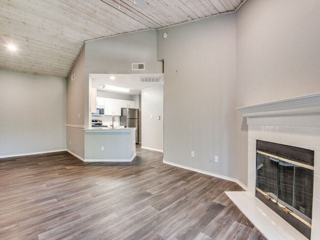 Building Photo - Rancho Mirage