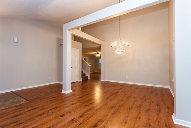 Building Photo - 975 Needle Ridge Ln