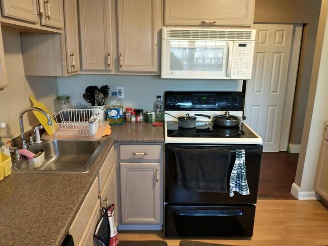 Foto del edificio - 98 BEACHWAY AVE