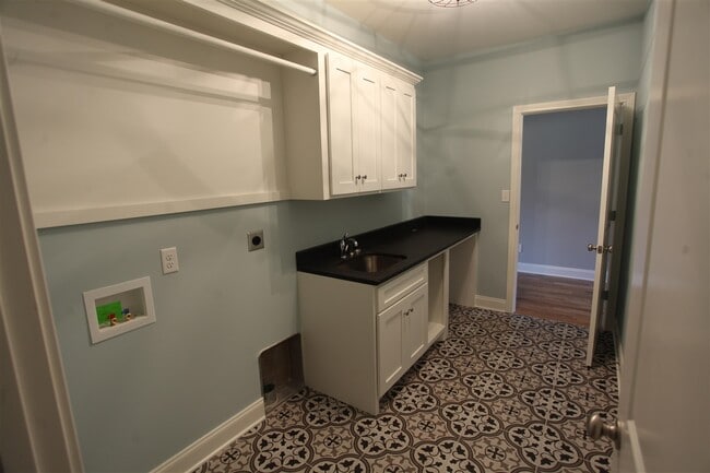 Building Photo - 4280 Legacy Pointe St