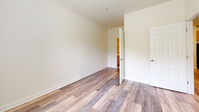 Interior Photo - The Courts at Huntington Station