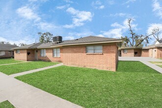 Building Photo - 5435 Pardee St