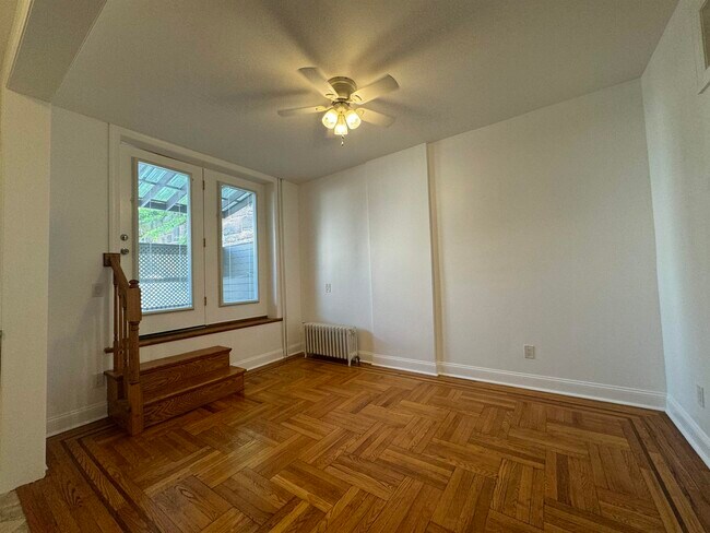Foto del edificio - 445 Monmouth St