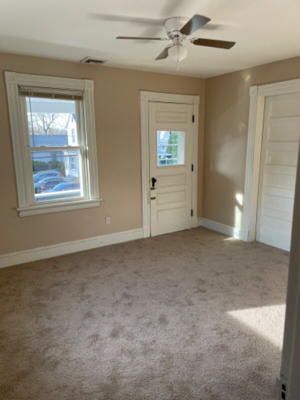 18 Scott St Unit Second floor, Naugatuck, CT 06770 Room for Rent in