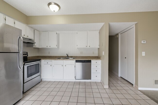 Foto del edificio - 9350 176th St W