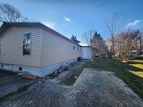 Building Photo - 164 Rudolph Ct