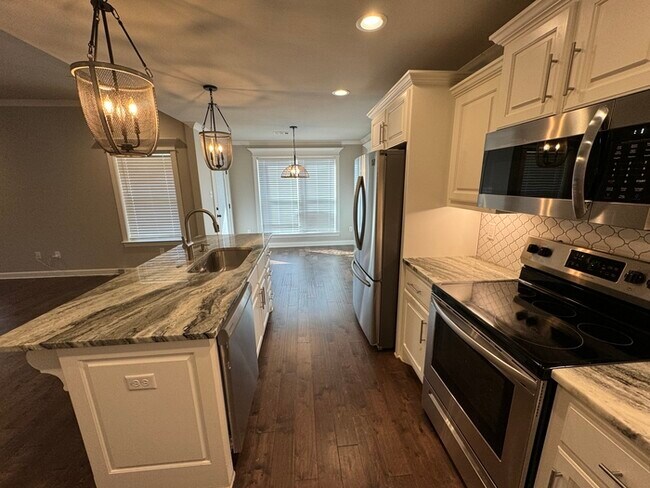 Foto del edificio - New 4 bedroom 3 bath home in Sherwood