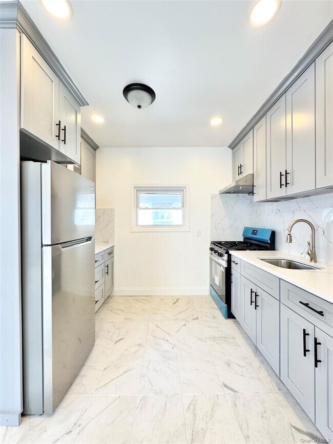 Foto del edificio - 43-15 156th St