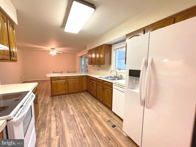 Foto del edificio - 2713 Cove Point Rd