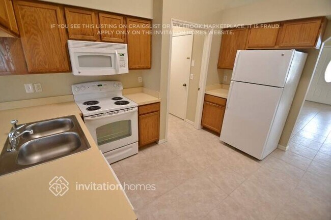 Foto del edificio - 2102 Ridgemore Dr