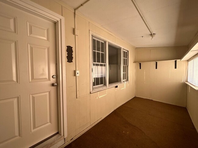 Building Photo - Charming Denver Home near West Bar Valwood...