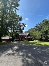 Building Photo - 116 Pineapple Dr