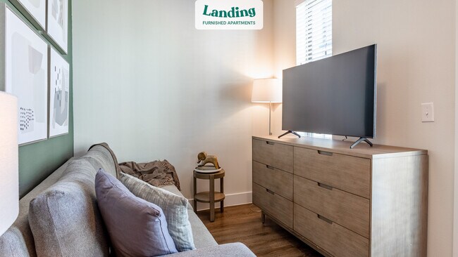 Building Photo - 601 W St Johns Ave