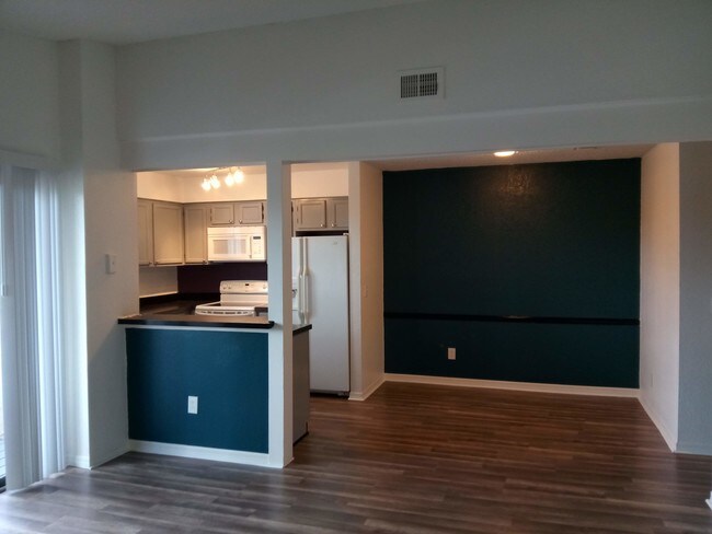 Photo - 3038 Antique Oaks Cir Apartments