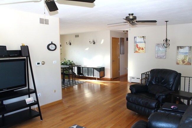 Foto del edificio - 123 Lakewood Dr