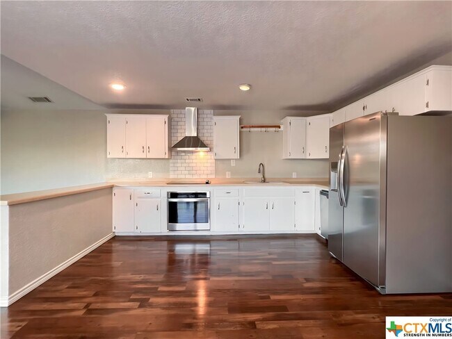 Foto del edificio - 408 Lamar Ave