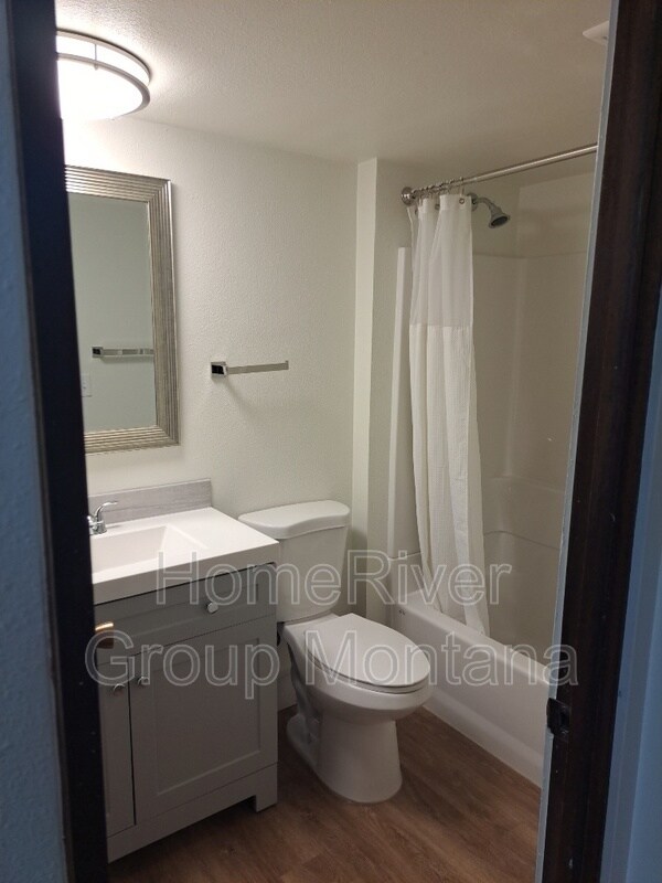 Foto del edificio - 707 SW Higgins Ave