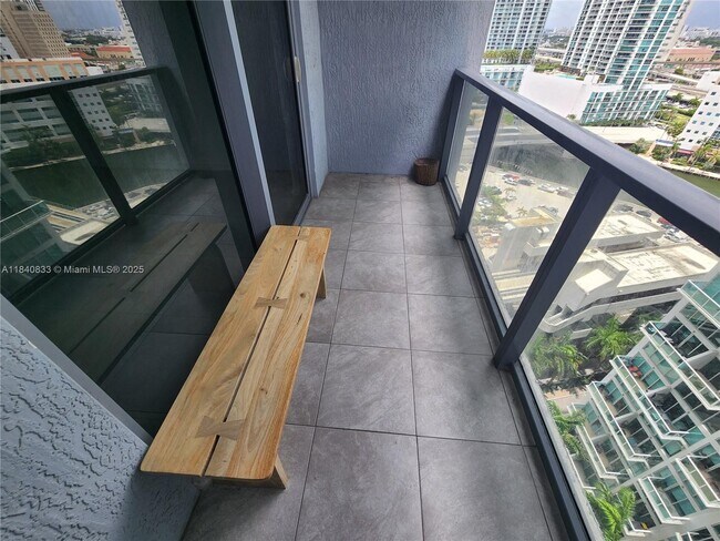 Foto del edificio - 31 SE 6th St