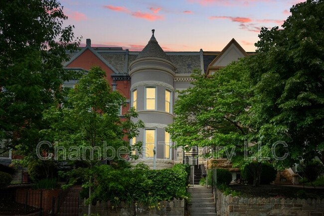 Photo - 136 R St NE House