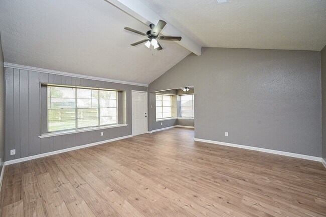 Foto del edificio - 5035 Court Rd