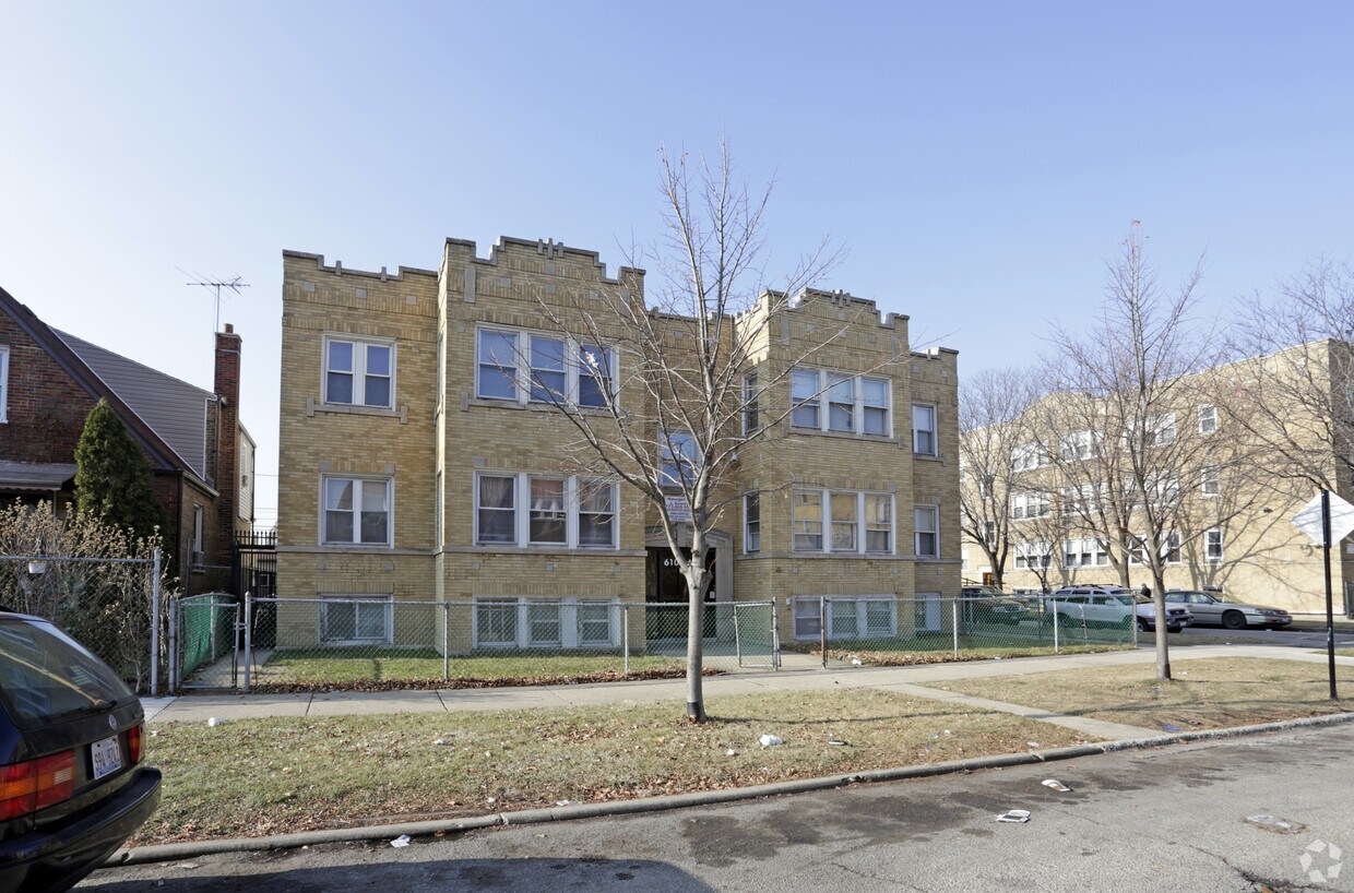 Building Photo - 6100-6104 S Troy St