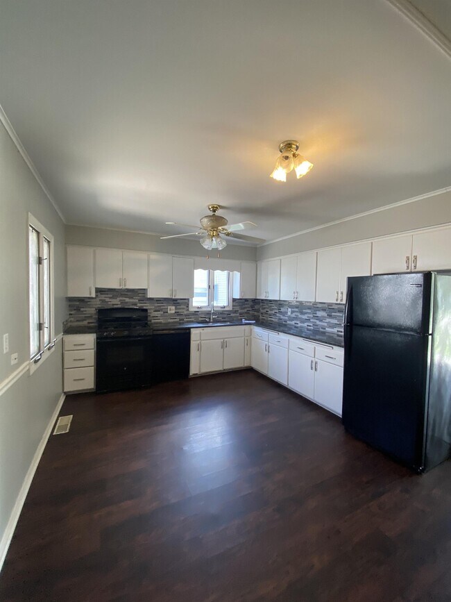 105 Floyd Ln S, Chicago Heights, IL 60411 House Rental in Chicago