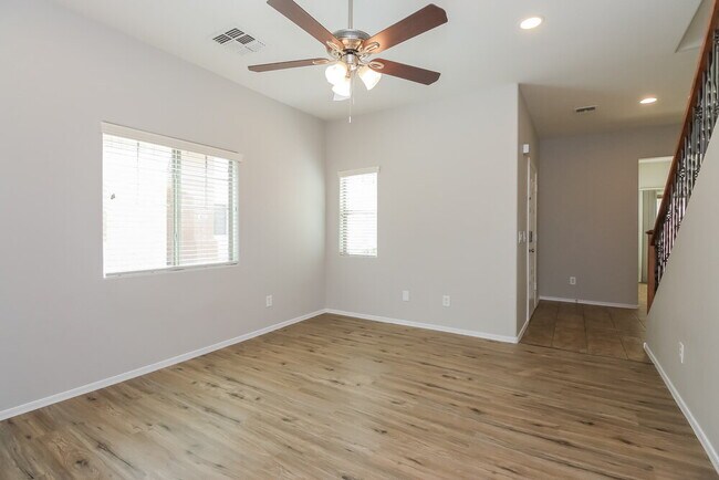 Foto del edificio - 425 N Ranger Ct