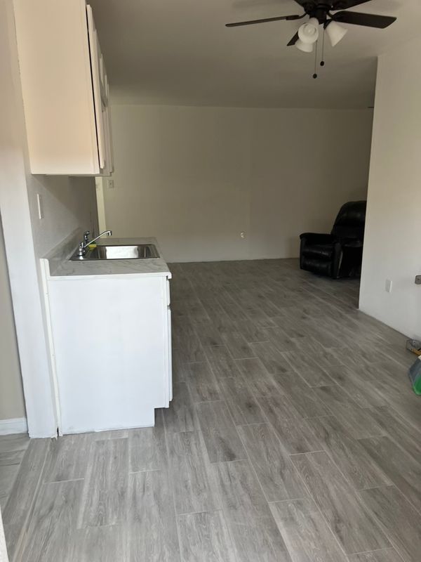 Foto del edificio - 18530 Eucalyptus St