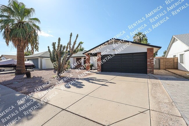 Building Photo - 3103 E Villa Rita Dr