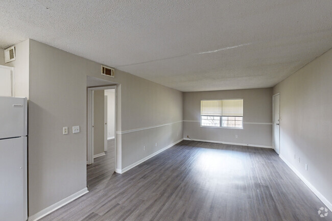 1BR, 1BA - 700SF - Living Room - Monarch Apartments