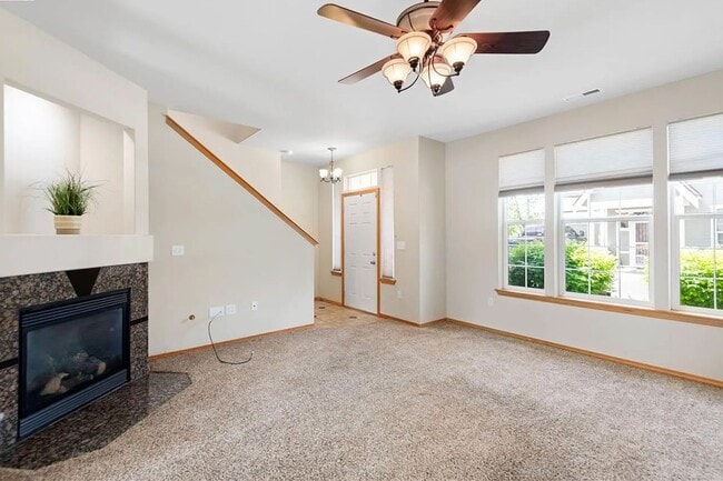 Building Photo - Craftsman Style Townhome in Private Neighb...
