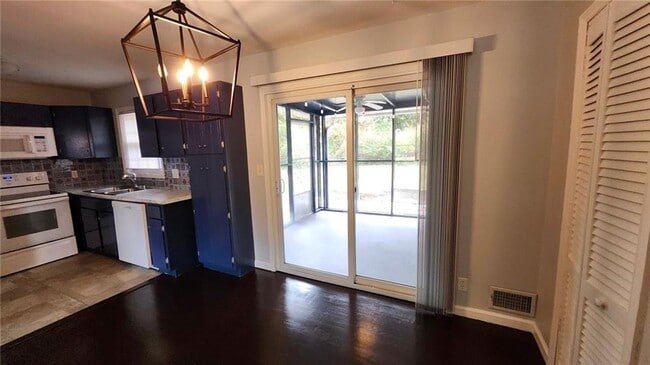 Building Photo - 1172 Camellia Dr