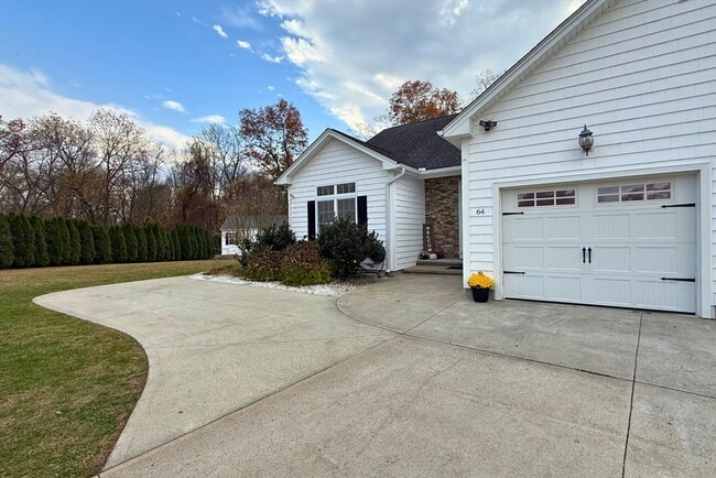 Foto del edificio - 64 Mark Dr